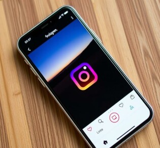 Как тайно смотреть сторис в Instagram: что действительно работает и зачем это нужно знать