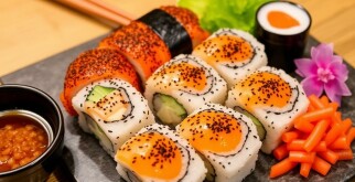 Доставка суши на дом: как сделать ужин незабываемым